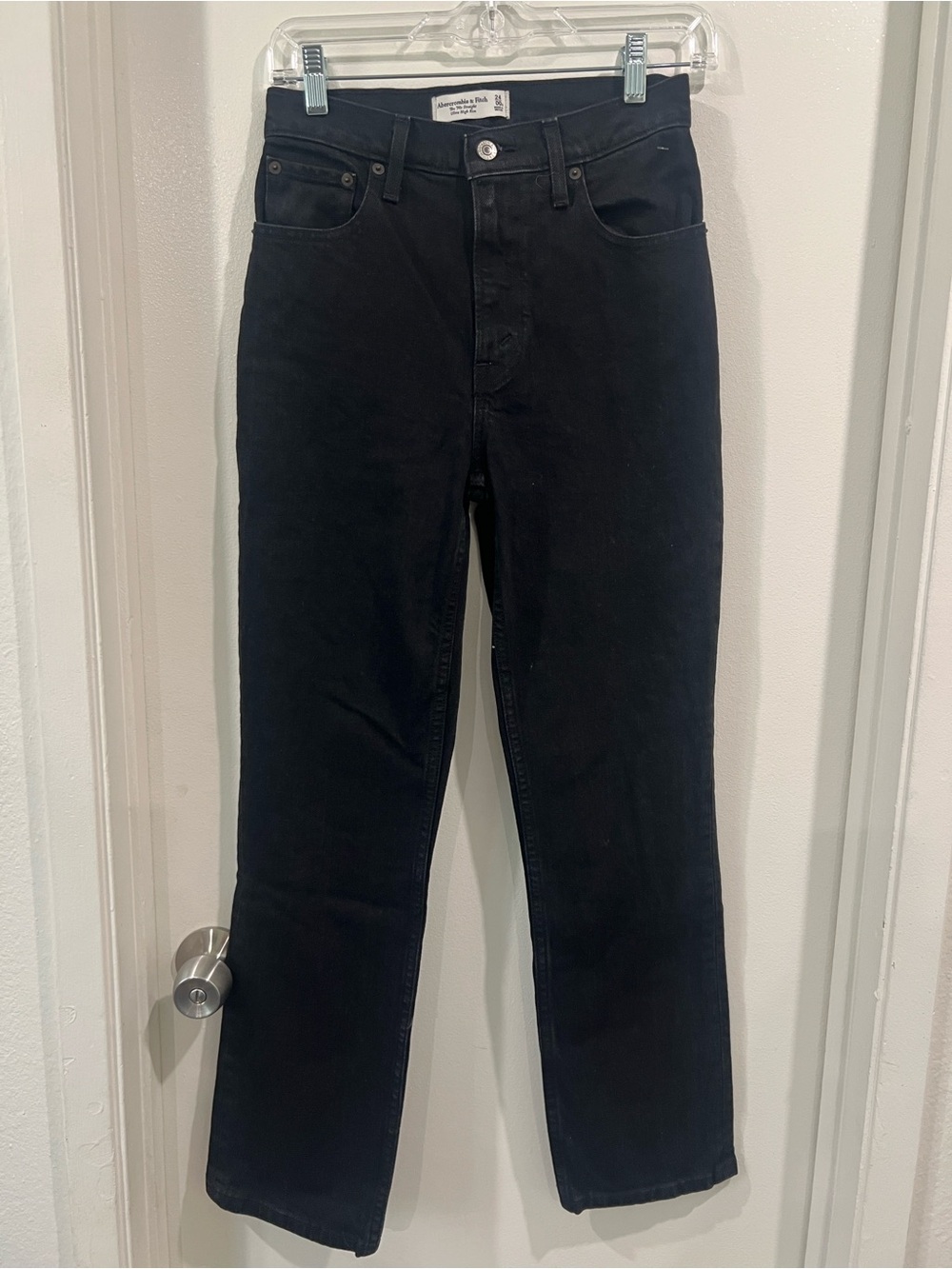 Abercrombie & Fitch Women's Black 90s Straight Ultra High Rise size 24/00 short